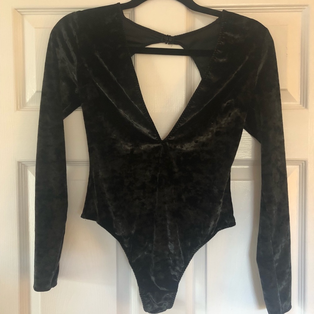Low cut velvet black bodysuit